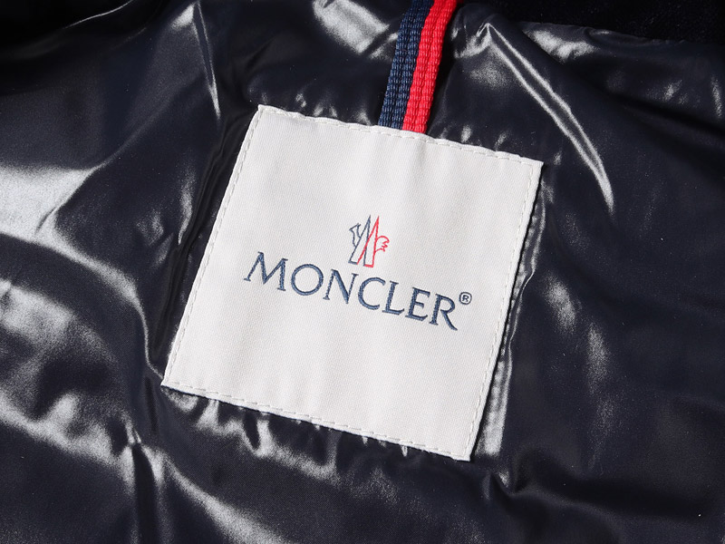 “MONCLER”注目の「18AW フード付きベルベットダウンジャケット(MAY)」入荷 - BLOG - ブランド古着の通販・買取